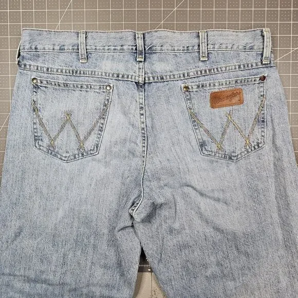 Wrangler Retro Jeans 38x31 Relaxed Boot Cut Cowboy Western Grunge Light Wash - Picture 7 of 14